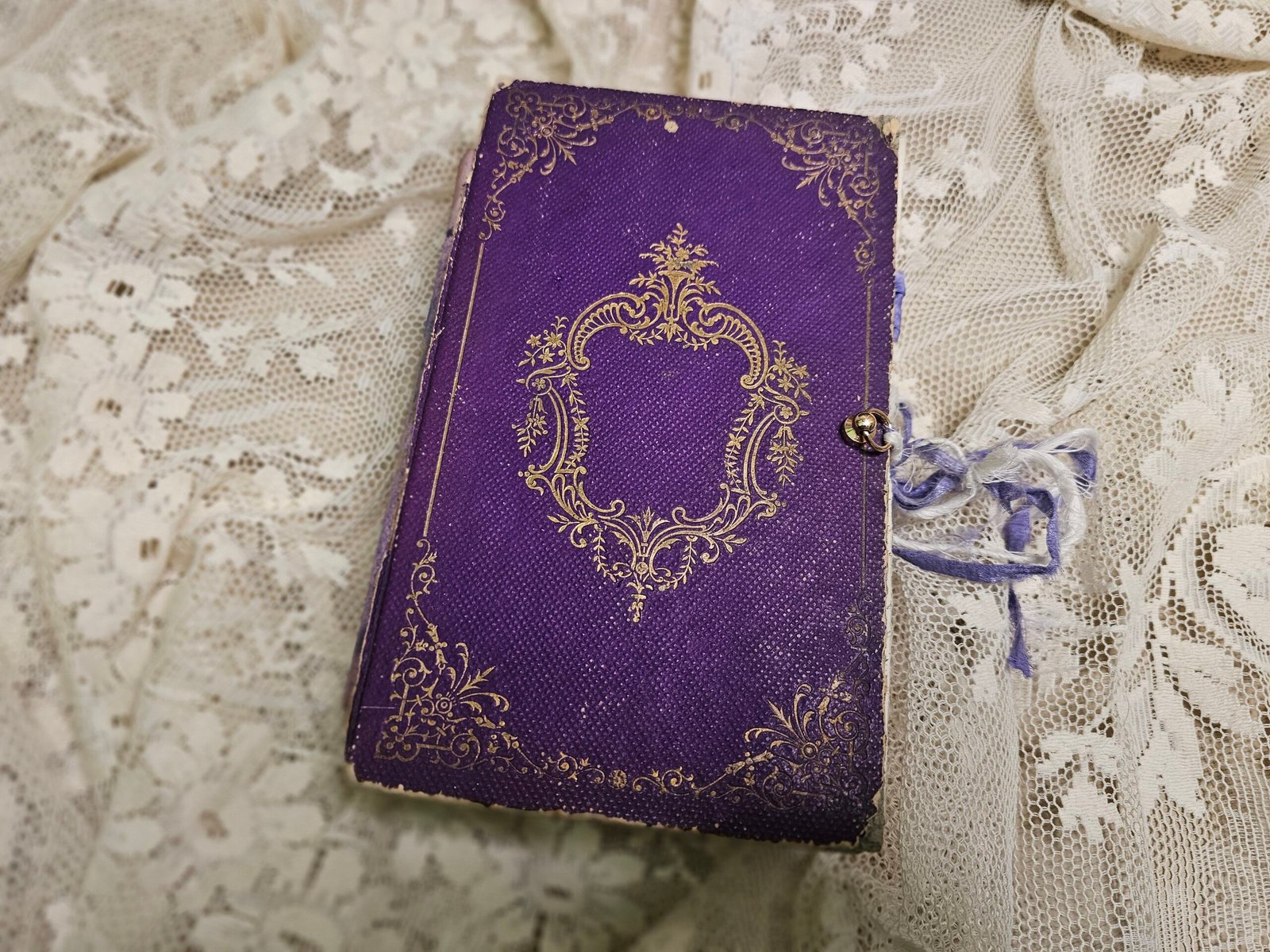 VIOLET